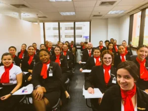 Escola de Comissários de Bordo curso presencial