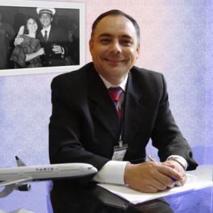 Salmeron CArdoso - Início da Escola de Aviação CEAB Brasil