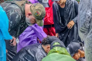 Instrutores do Centro de Treinamento para Comissários - Treinamento Prático