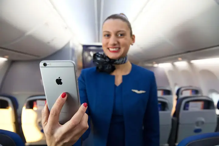 iPhone 6 Plus United Airlines 1